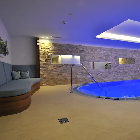 Albona Nova 4* Zürs