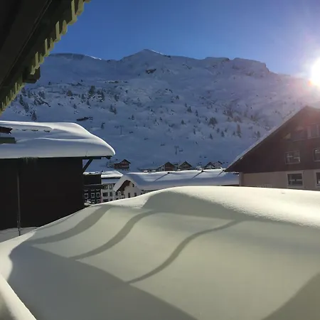 Albona Nova מלון