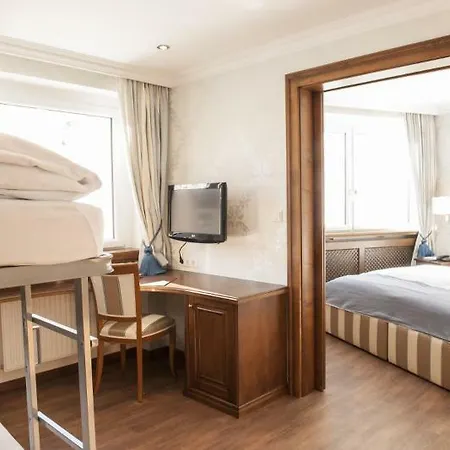 Albona Nova Hotell 4*